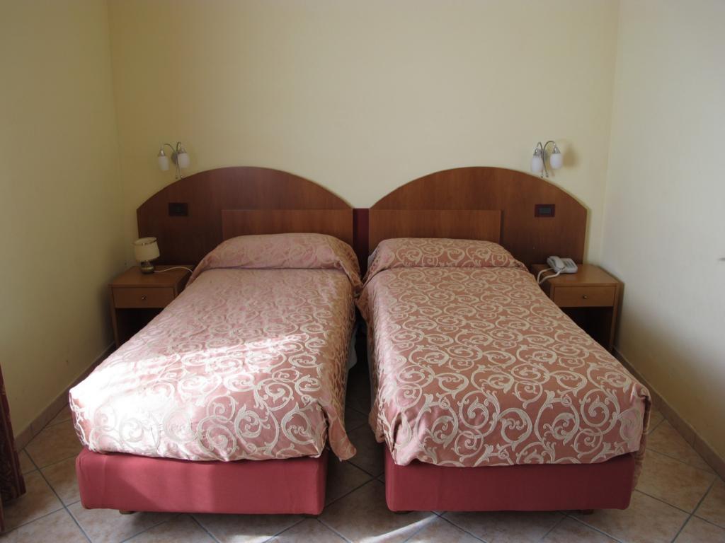 Hotel Astoria Lido Sirmione Room photo